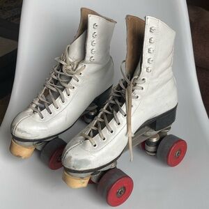 Riedell Vintage White Leather Quad Roller Skates with Red Wheels. Used/vintage.